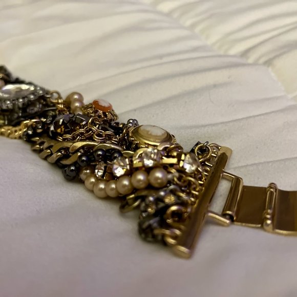 Gold, jeweled bracelet - VINTAGE, but EUC and NEVER WORN! BEAUTIFUL! - Picture 5 of 6